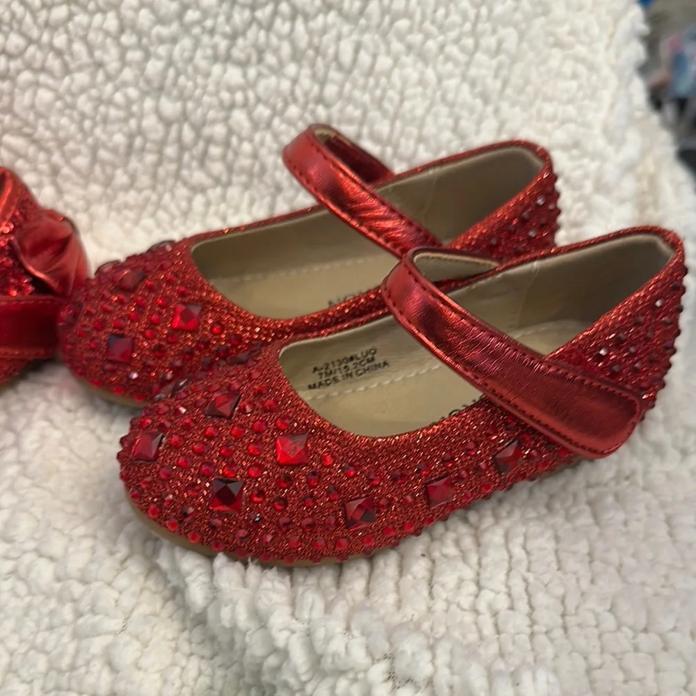 Elegant Red and Black Mary Jane Dress Shoes